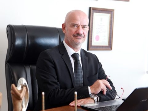 Prof. Dr. Ali Teoman Tellioğlu — Plastik, Rekonstrüktif ve Estetik Cerrahi
