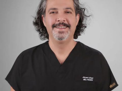 Doç. Dr. Ekrem Civaş — Dermatoloji